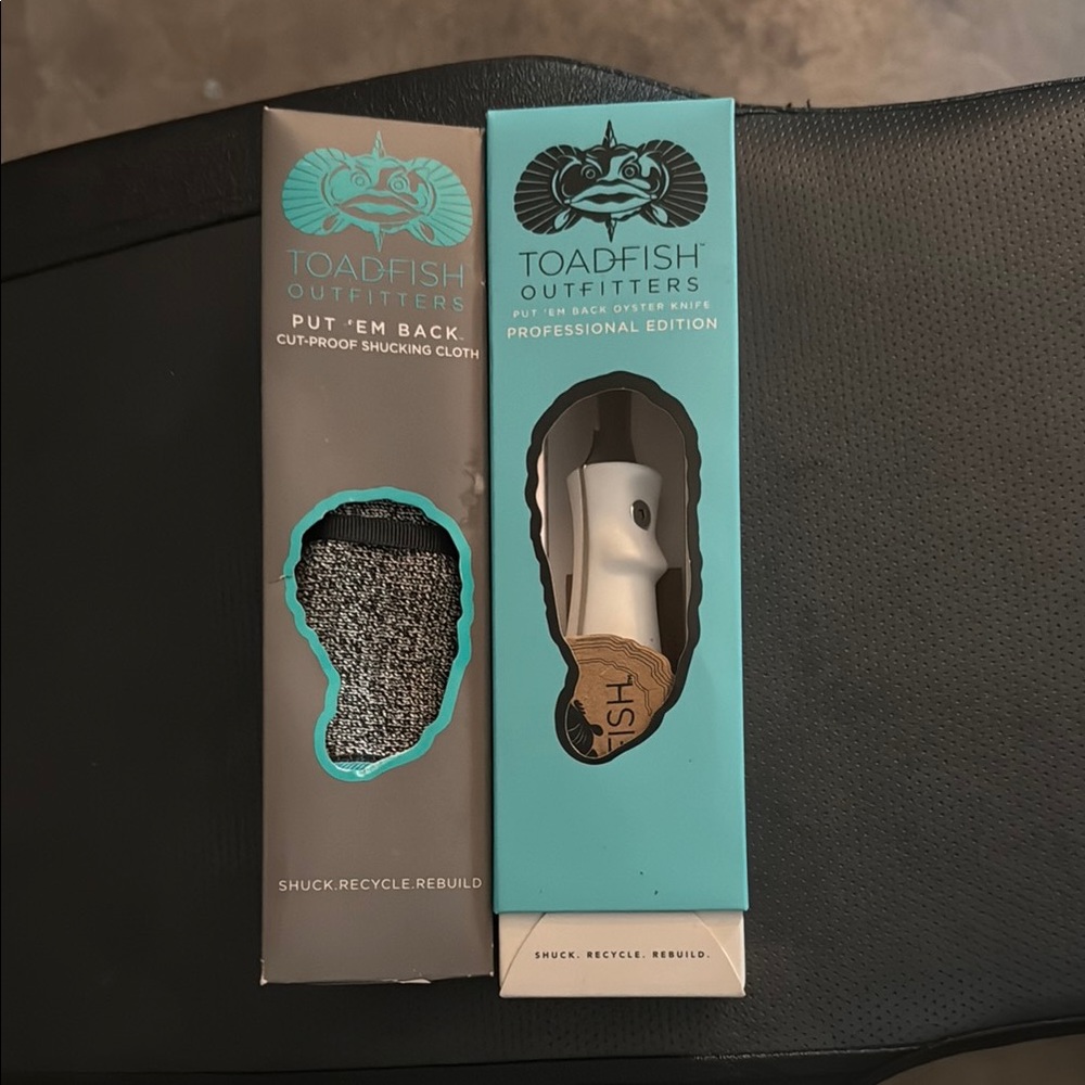 Toadfish Outfitters Shucking Cloth and Tool Set